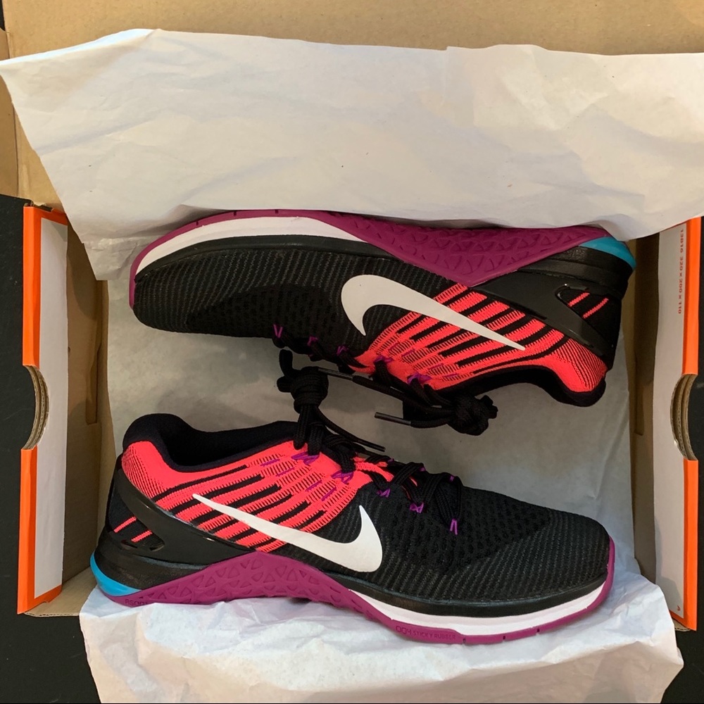 NWT Nike Metcon Women’s Training Shoes Size 9